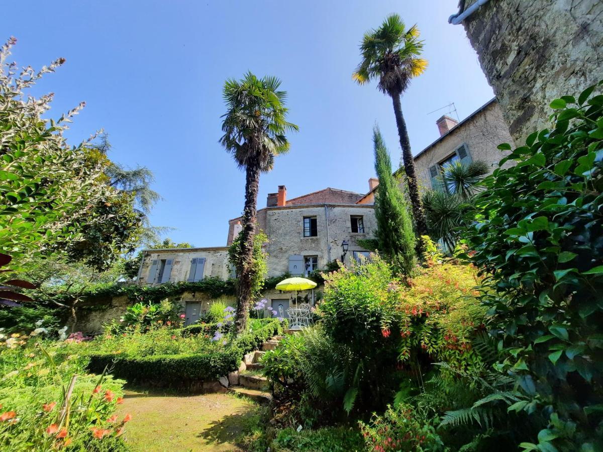 Les Cedres Bed & Breakfast Montaigu-Vendee Exterior photo
